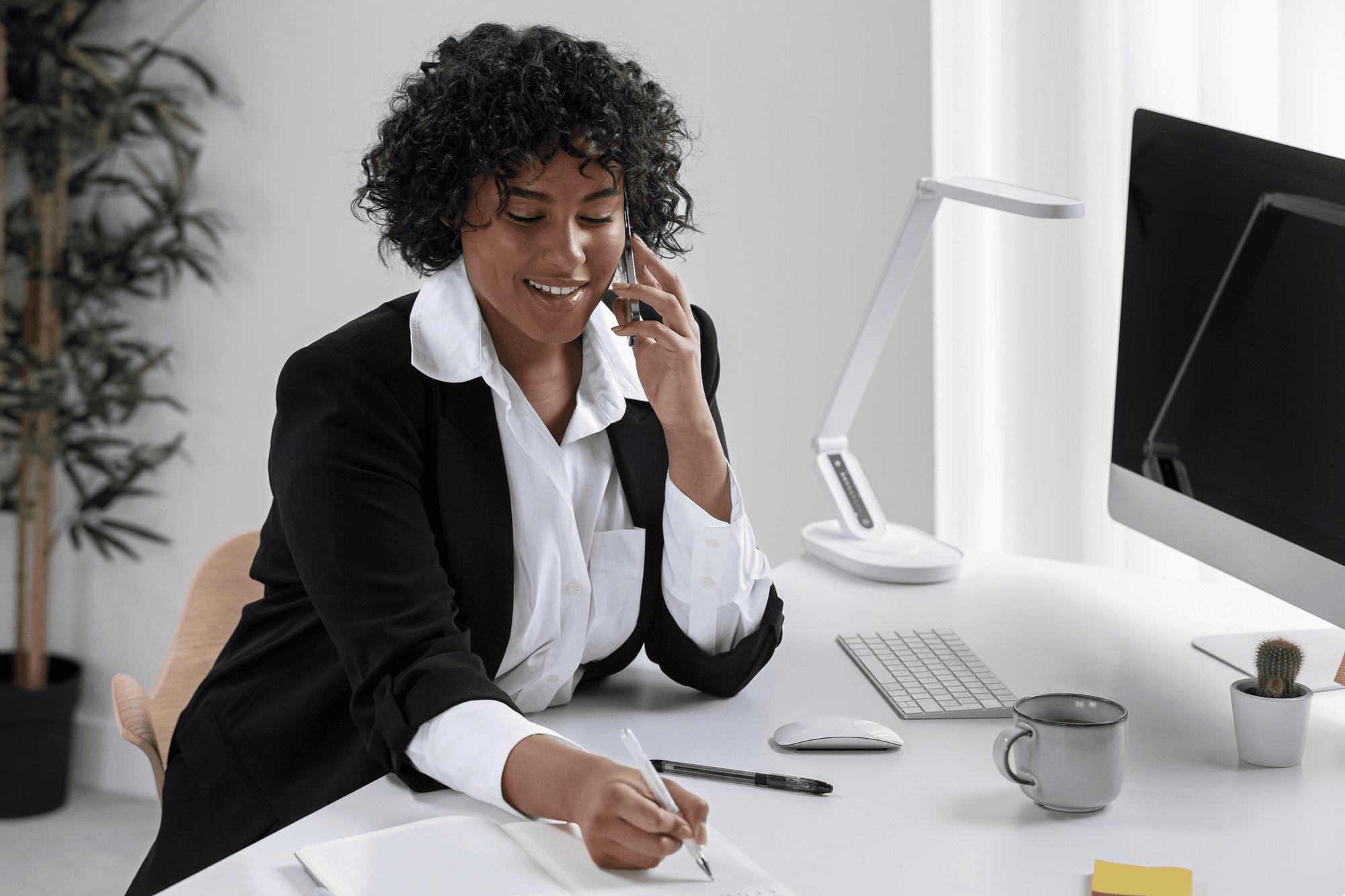 Customer support agent on call